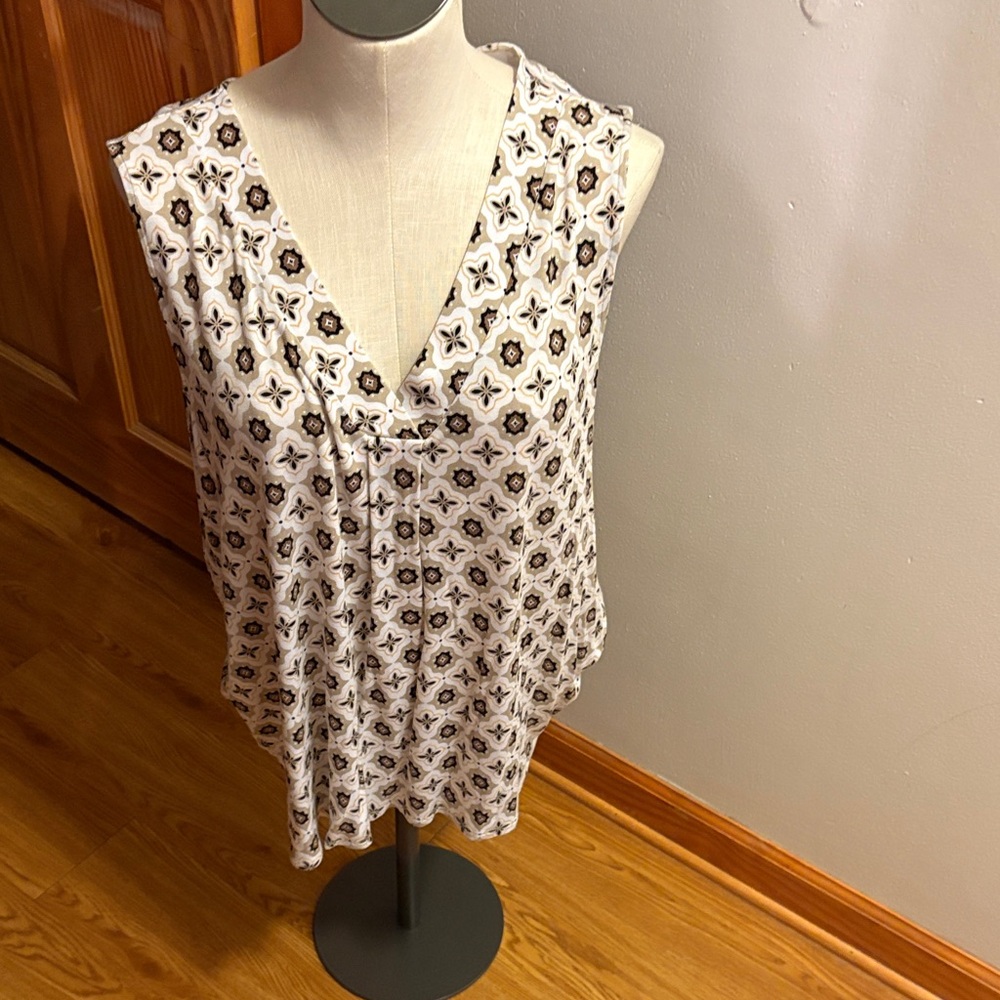 Croft & Barrow White and Black Patterned Blouse